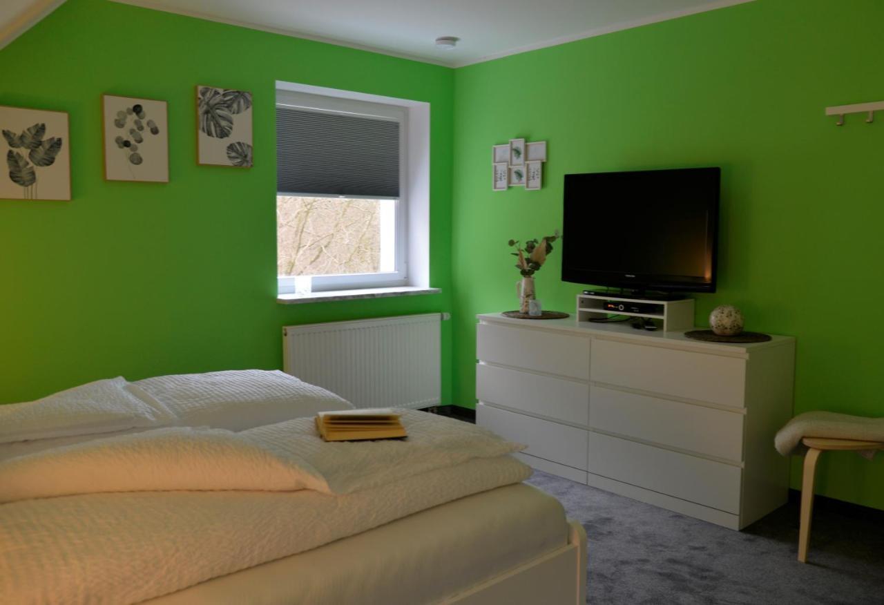 Am Quellenhaeuschen Apartman Naila Kültér fotó