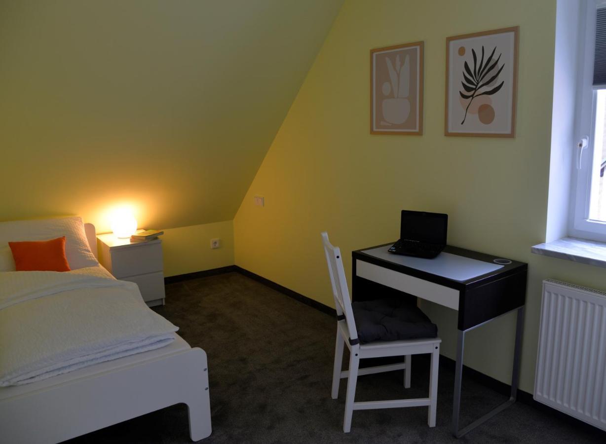Am Quellenhaeuschen Apartman Naila Kültér fotó